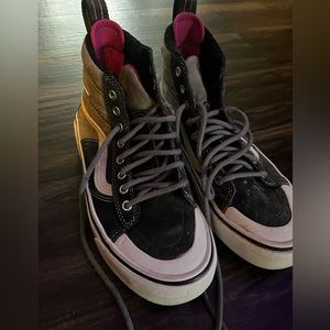 Vans Womens High top Sneaker Sz 8